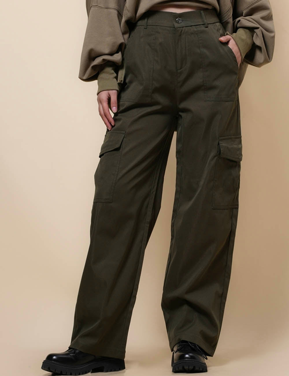 Ladies Botton Solid Color Cargo Pants SKP41101