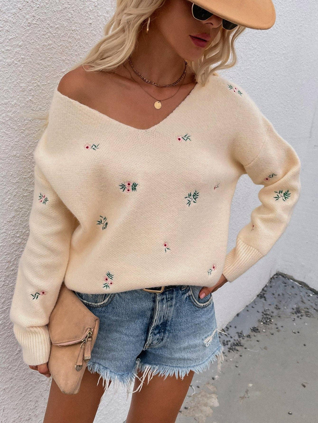 Ladies Flower Embroidery V-Neck Sweater E2201 - SWEETKAMA