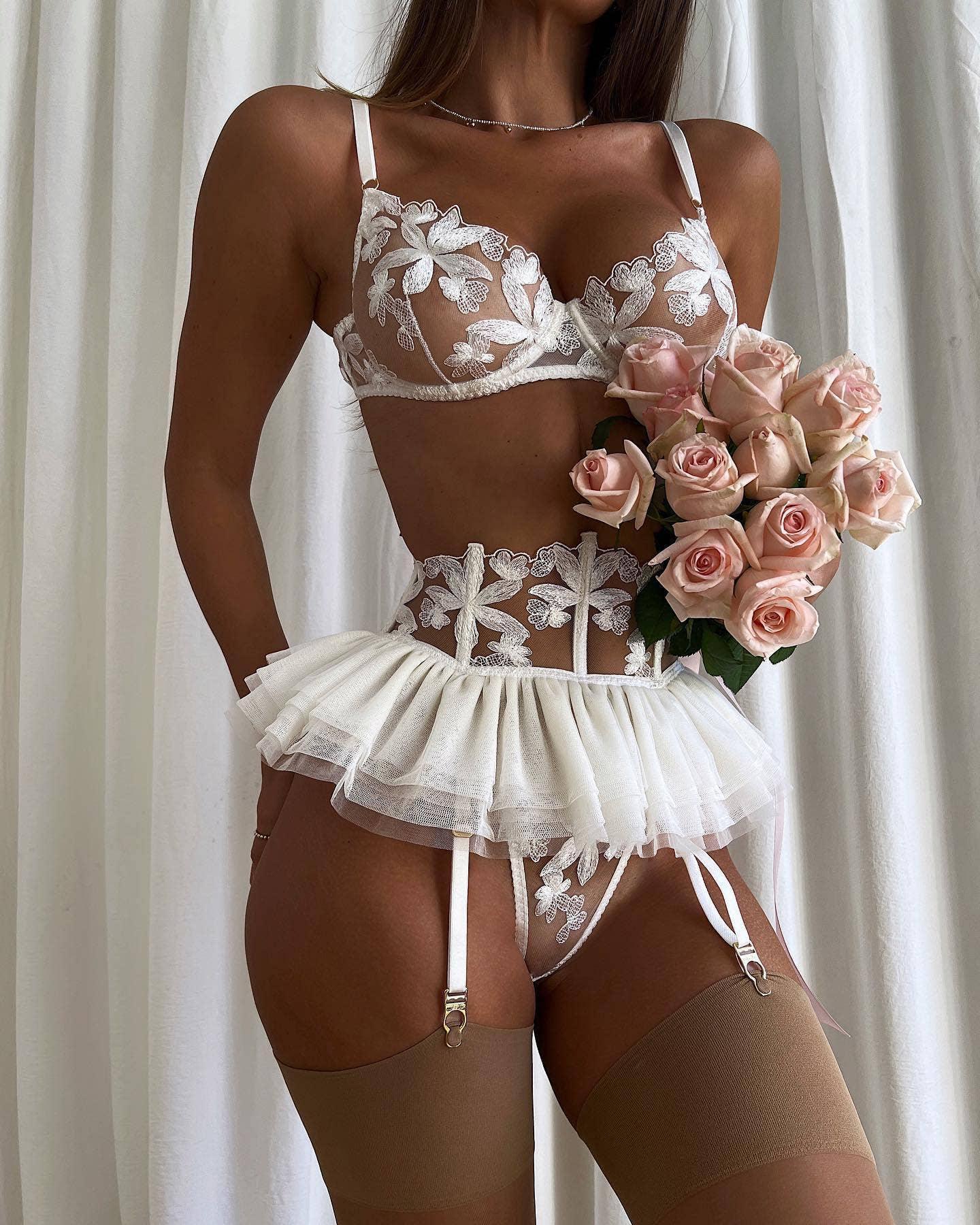 Sexy Charm Lace Lingerie Set R1130A - SWEETKAMA